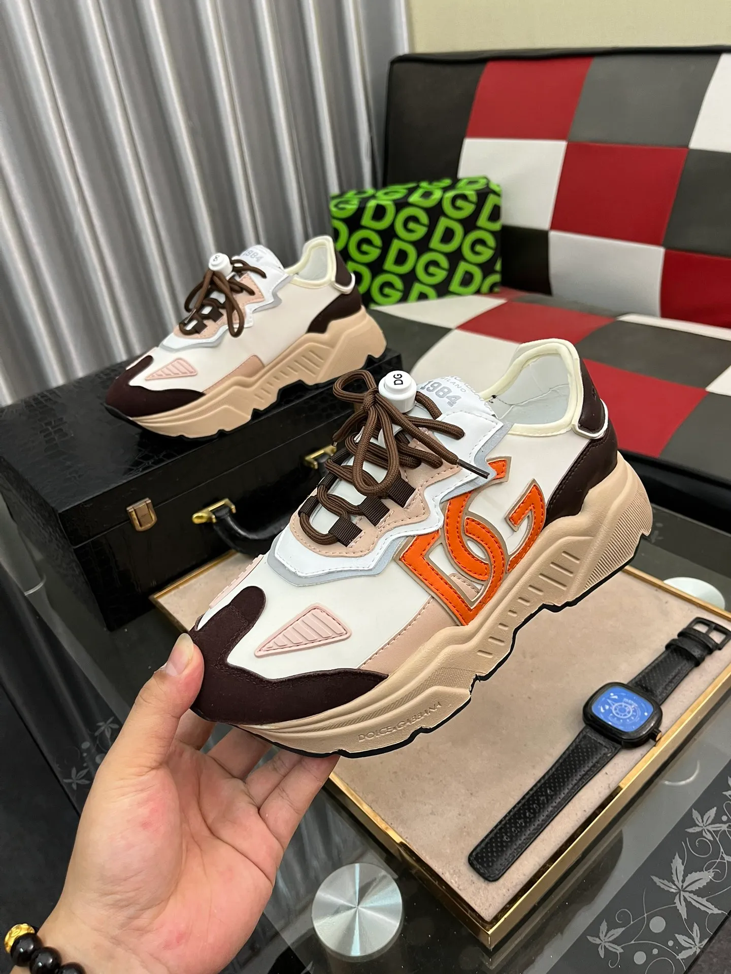 Men's shoes 💰480⌚️⌚️DG's latest sports and casual shoes, fashionable and versatile, can add luster to various looks. Create an exquisite design with unique dynamic vitality and modern atmosphere, showing modern elegance. Size: 36-46